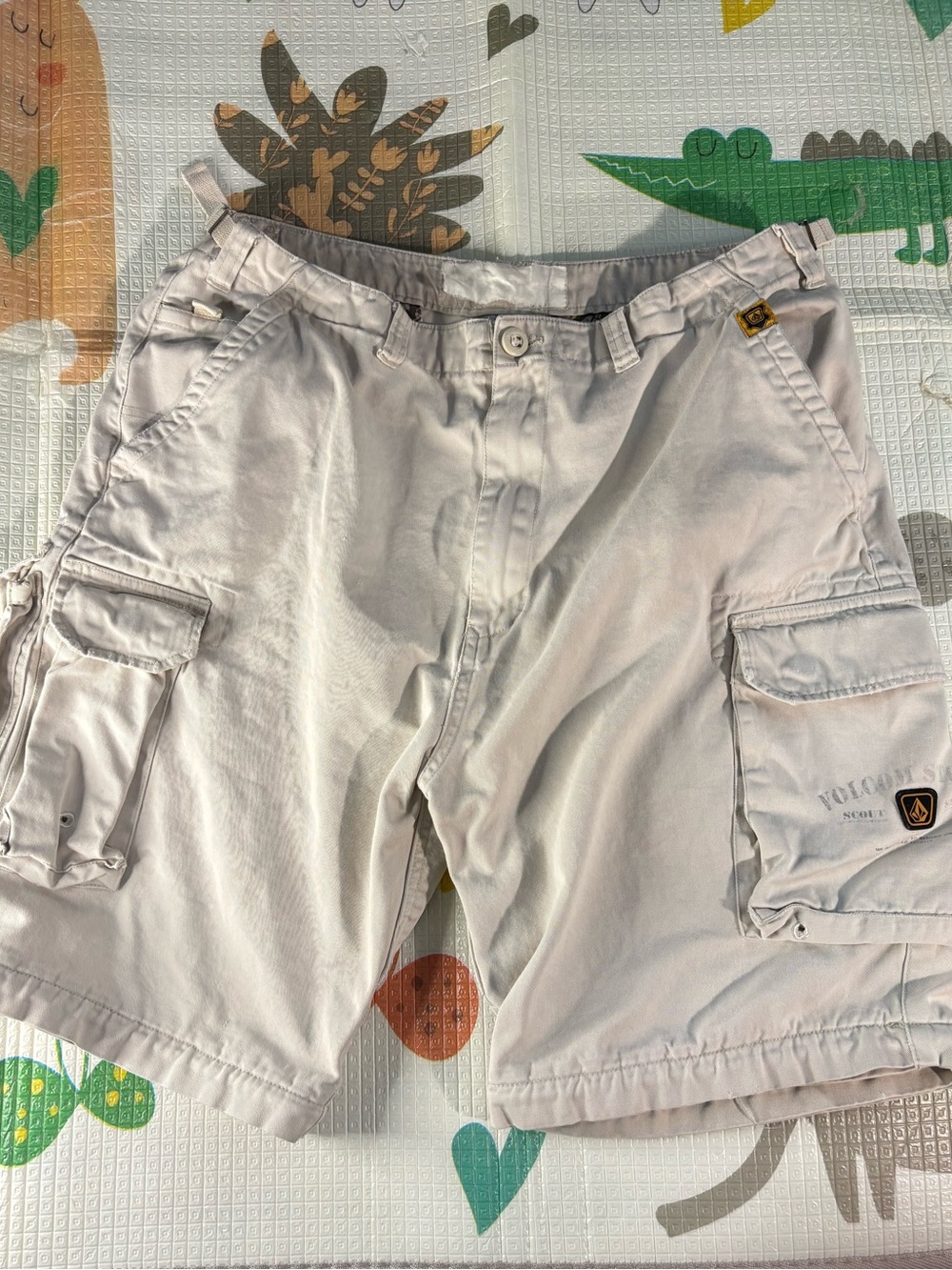 Volcom Men’s Light Gray Cargo Shorts